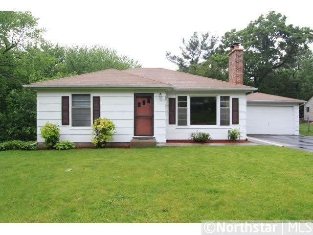 2545 Morrison St, Little Canada, MN 55117