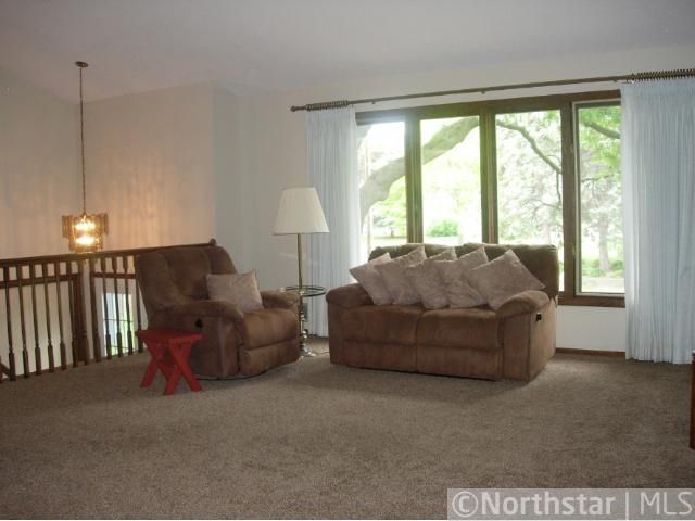 1021 W River Pw, Champlin, MN 55316