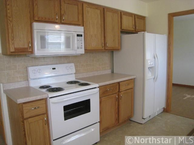 7624 Lee Ave N, Brooklyn Park, MN 55443