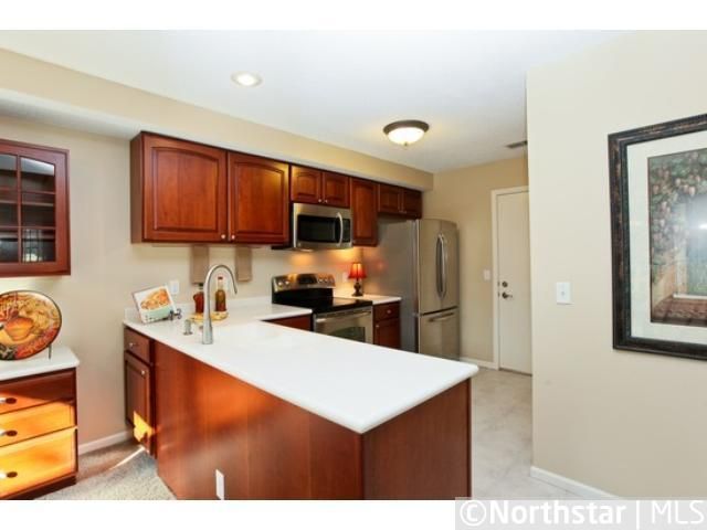 14055 Pennock Ave, Apple Valley, MN 55124