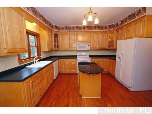 2534 Golf View Dr, River Falls, WI 54022
