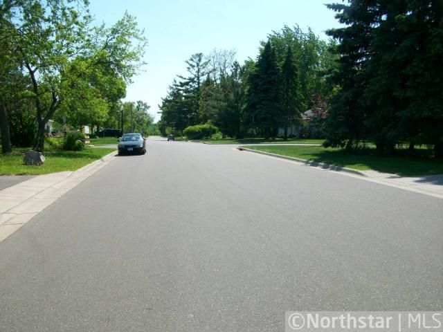 1152 Kings Ln, Anoka, MN 55303
