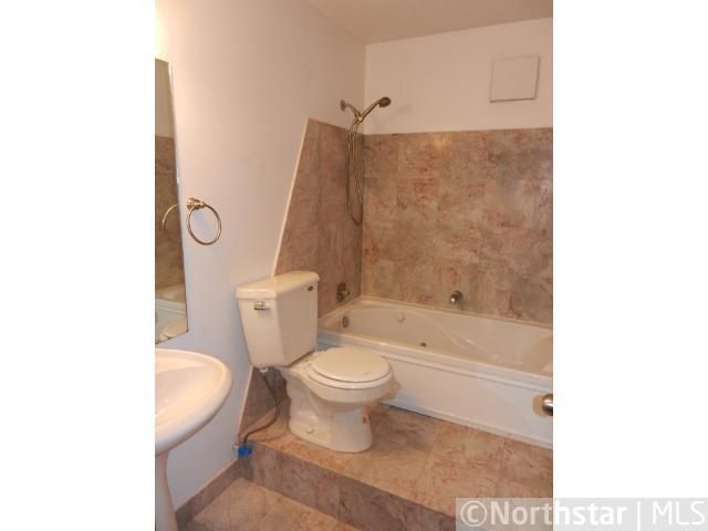 210 W Grant St #722, Minneapolis, MN 55403