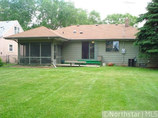 1455 Mackubin St, Saint Paul, MN 55117