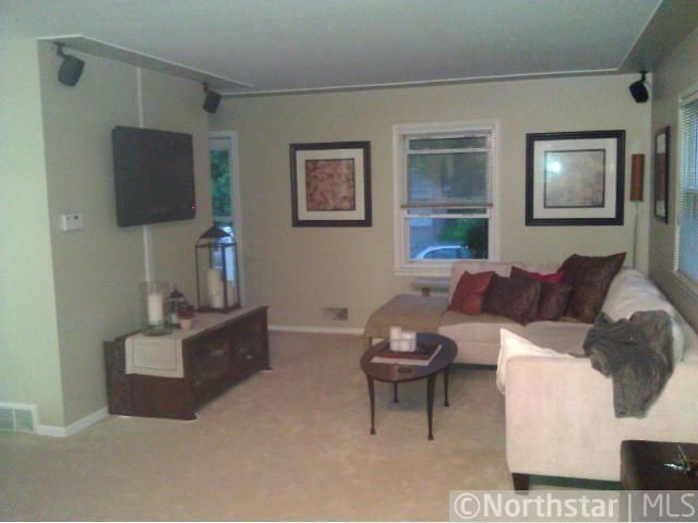 1955 Morgan Ave, Saint Paul, MN 55116