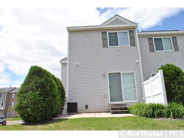 4827 Elm Dr N #1, Hugo, MN 55038