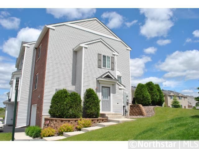 4827 Elm Dr N #1, Hugo, MN 55038