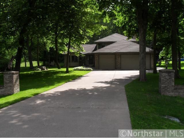17147 Johanna Dr, Shakopee, MN 55372