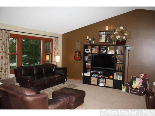 1498 Clemson Ct, Eagan, MN 55122