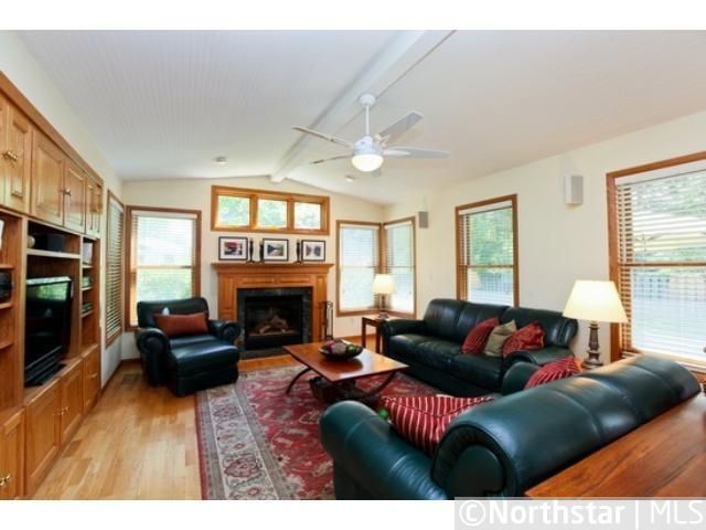 5901 W 105th St, Bloomington, MN 55438