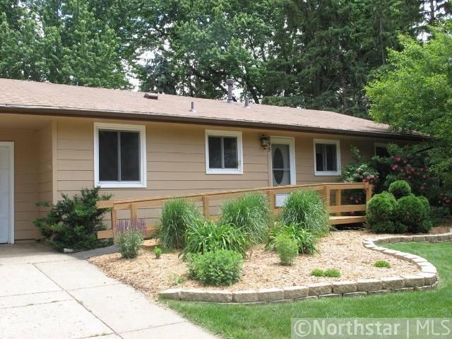895 Redwood Dr, Apple Valley, MN 55124