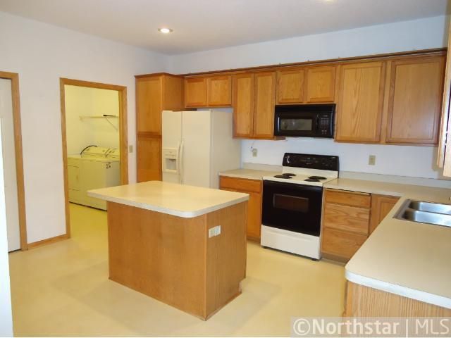 2005 111th Ct NE, Blaine, MN 55449