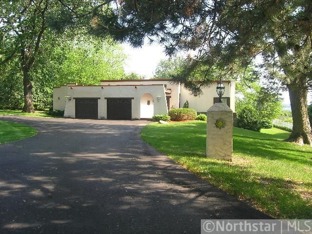 2699 Kelly Ave, Excelsior, MN 55331