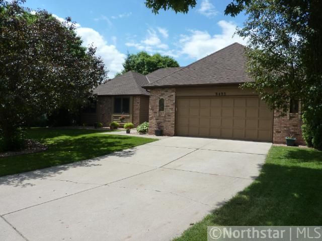 9493 Dallas Ln N, Maple Grove, MN 55369