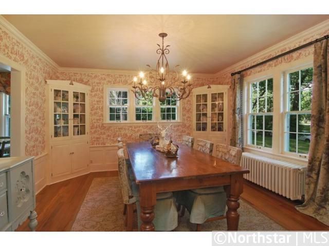 212 Meadowbrook Rd, Hopkins, MN 55343