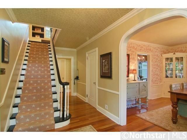 212 Meadowbrook Rd, Hopkins, MN 55343