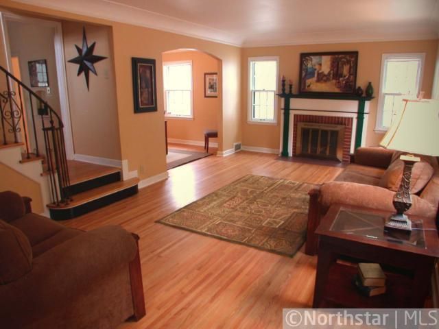 2089 Eleanor Ave, Saint Paul, MN 55116
