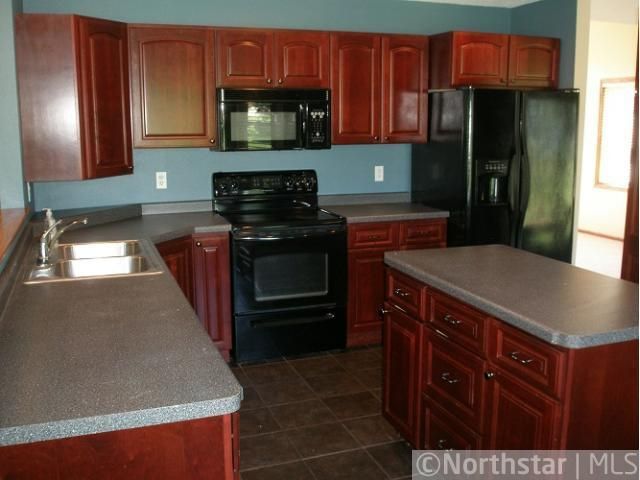 1527 Timberdoodle Dr, Saint Cloud, MN 56303