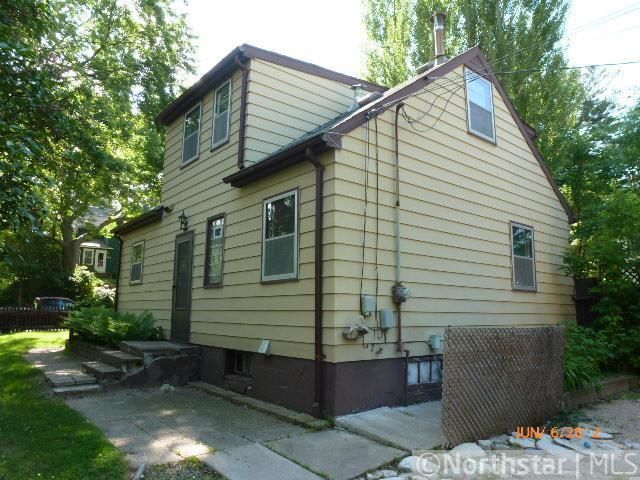 106 Harrison Ave S, Hopkins, MN 55343