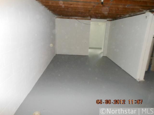 1460 Woodhill Rd, Burnsville, MN 55337