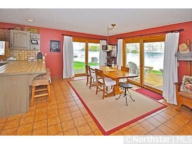 78 Point Dr, Waconia, MN 55387