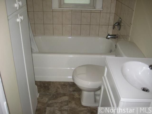 368 Charles Ave, Saint Paul, MN 55103