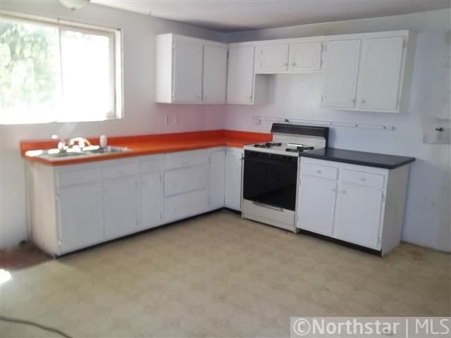 39891 Dove Rd, Hinckley, MN 55037