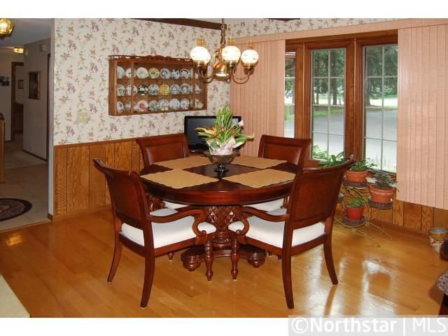 7802 Pinehurst Rd, Woodbury, MN 55125