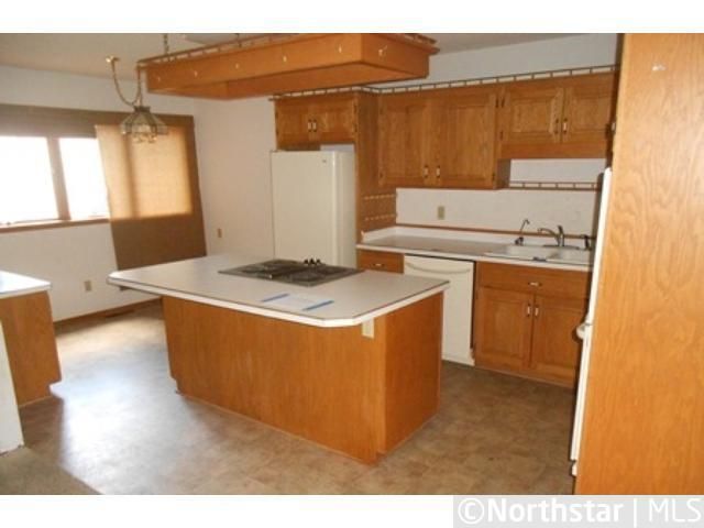 11755 Undercliff St NW, Coon Rapids, MN 55433