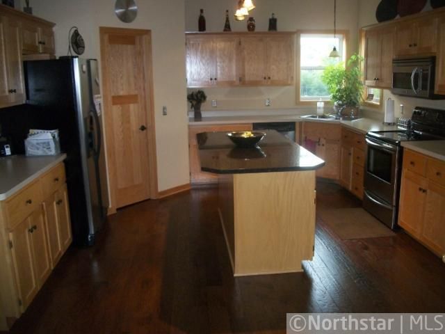 602 Kayla Ln, Hanover, MN 55341