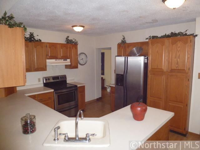 1270 Birmingham St, Saint Paul, MN 55106