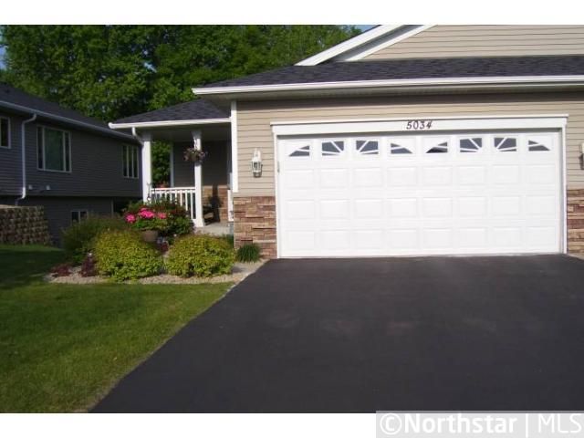 5034 Grenadier Ave N, Oakdale, MN 55128