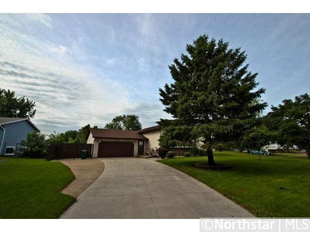 1208 127th Ln NE, Blaine, MN 55434