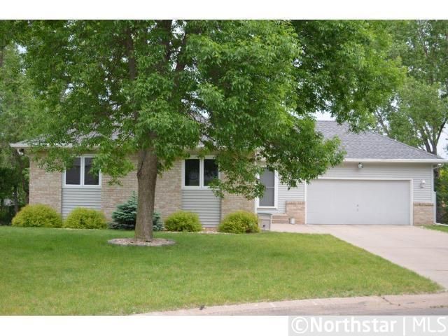 2520 Sylvan St, Little Canada, MN 55117