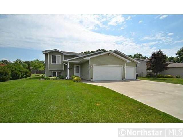 25715 9th St W, Zimmerman, MN 55398