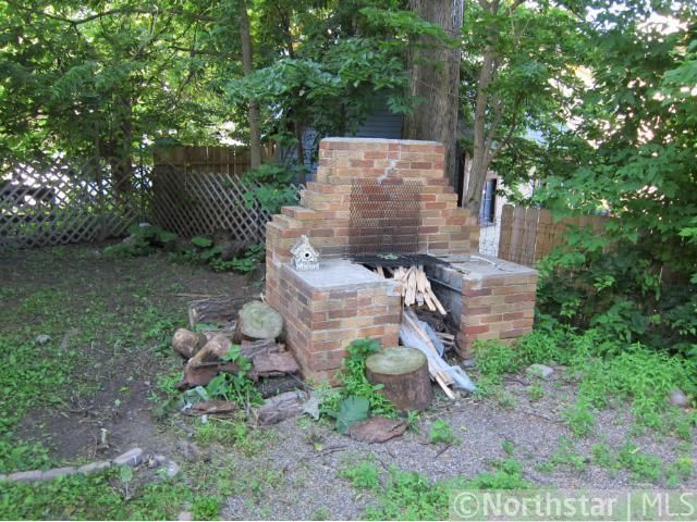 690 Surrey Ave, Saint Paul, MN 55106