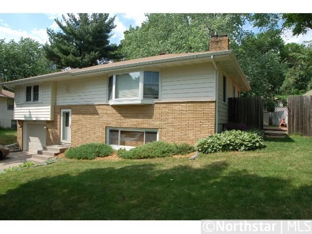 6930 Hickory Dr NE, Fridley, MN 55432