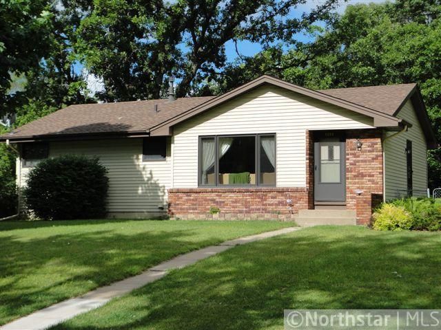 5209 Oconnell Dr, Mounds View, MN 55112