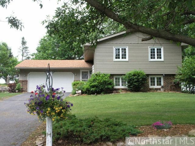 9320 Edgebrook Dr, Northfield, MN 55057