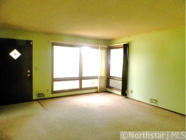 1722 4th St E, Saint Paul, MN 55106