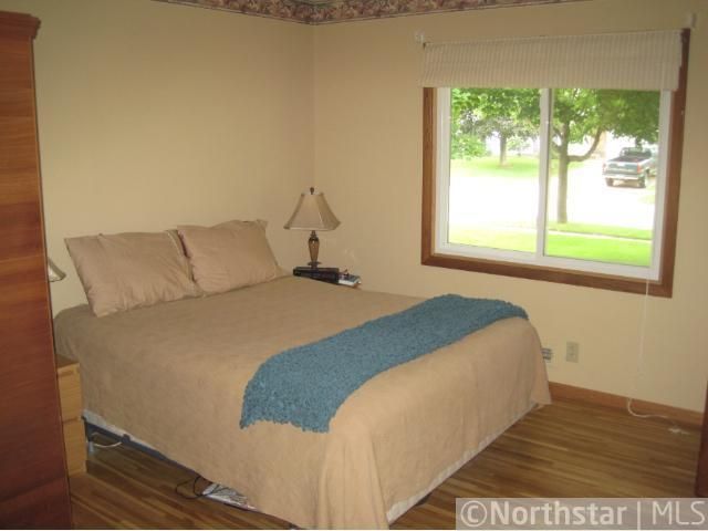 851 Jonathan Dr, Apple Valley, MN 55124