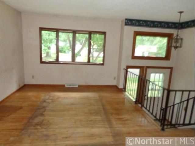 227 Moonlite Dr, Circle Pines, MN 55014