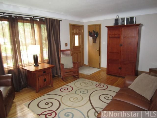 2045 Bush Ave E, Saint Paul, MN 55119