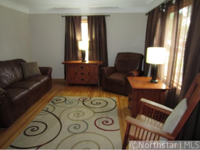 2045 Bush Ave E, Saint Paul, MN 55119