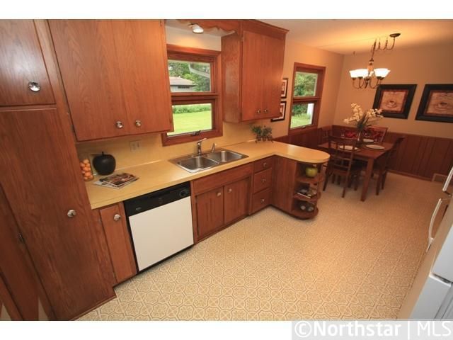 10231 Zenith Ln, Bloomington, MN 55431