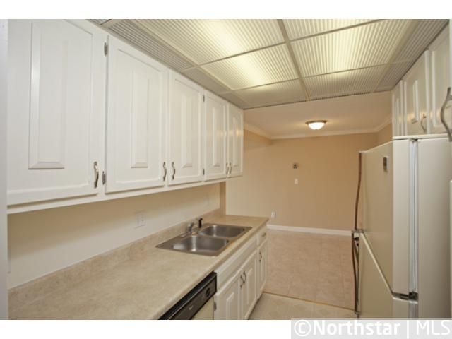 6400 York Ave S #407, Edina, MN 55435