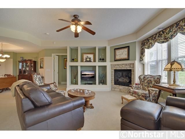 1141 Gallery Ln #1141, Chaska, MN 55318