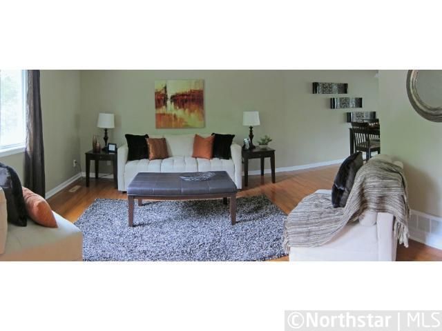 1675 Roxanna Ln, New Brighton, MN 55112