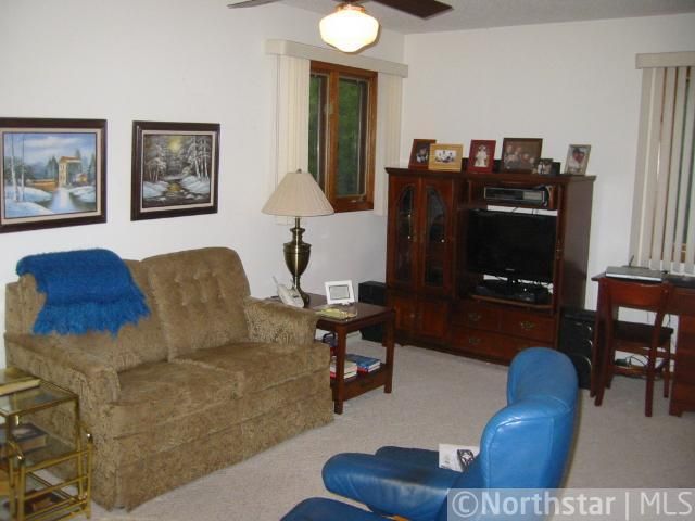 2187 Belmont Ln E, North Saint Paul, MN 55109