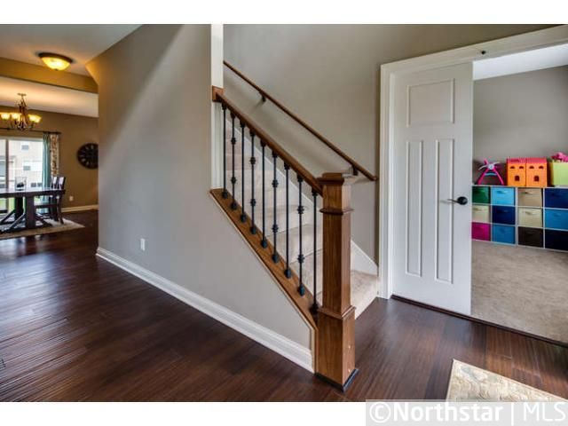 295 Liberty Heights Dr, Chaska, MN 55318